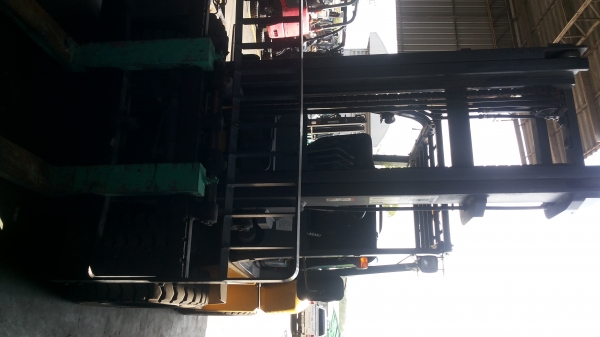 ขายรถ komatsu ขนาด 5ตัน เครื่องยนต์แก็ส+เบนซิล