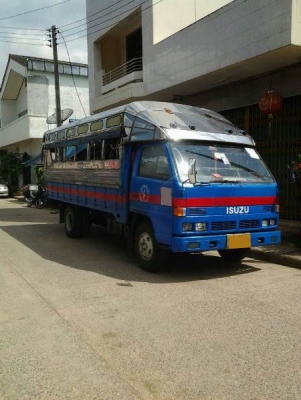 รถบรรทุก ISUZU 6 ล้อ