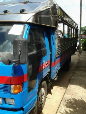 รถบรรทุก ISUZU 6 ล้อ