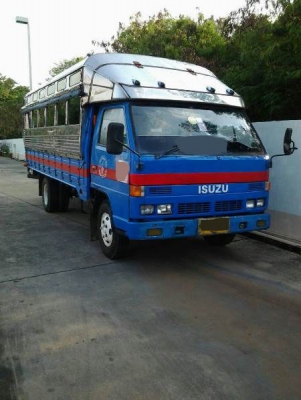 รถบรรทุก ISUZU 6 ล้อ