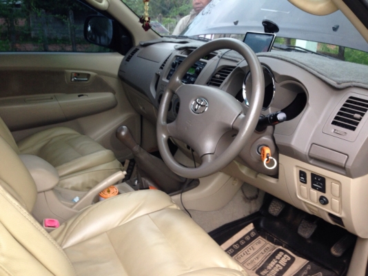 TOYOTA FORTUNER 3.0E เกียร์ธรรมดาปี 50 พ่อค้าซื้อไปมีกำไรครับ