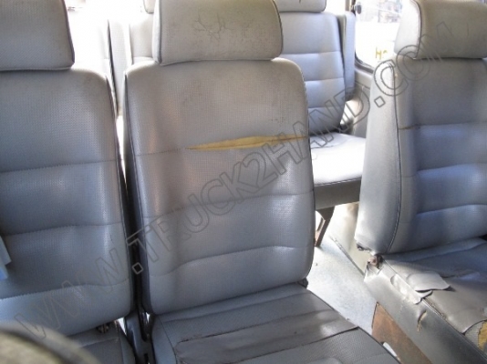 รถตู้ TOYOTA จดทะเบียนปี 2550 เป็นเครืองดีเซล 89 แรงม้า สภาพพร้อมใช้งาน เอกสารพร้อมโอน