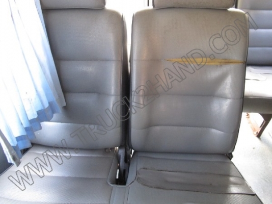 รถตู้ TOYOTA จดทะเบียนปี 2550 เป็นเครืองดีเซล 89 แรงม้า สภาพพร้อมใช้งาน เอกสารพร้อมโอน