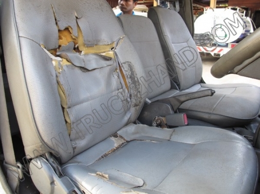 รถตู้ TOYOTA จดทะเบียนปี 2550 เป็นเครืองดีเซล 89 แรงม้า สภาพพร้อมใช้งาน เอกสารพร้อมโอน