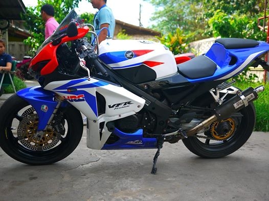 ขาย Nc30 พร้อมทะเบียนแท้ แฟริ่งหน้า Cbr1000 08