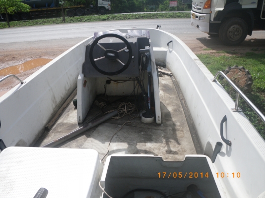 เรือyamaha 17 ฟุต ป้อมกลาง