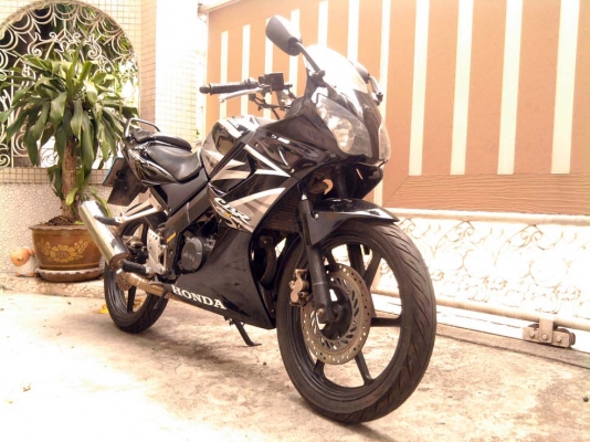 ขออนุญาติขาย HONDA CBR 150 ปี53 วิ่งน้อย 8,xxx กิโล สตา์ร์ทมือ โอนให้ฟรีครับ