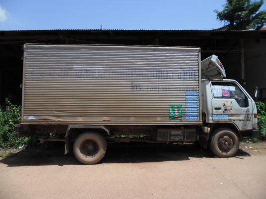 ขายรถบรรทุก 6 ล้อ TOYOTA DYNA 115 แรงตู้แห้งประตู 3 บานเครื่องเดิมเกียร์เดิมคัสซีสวยมากเครื่องดีมากชุดโอนพร้อม