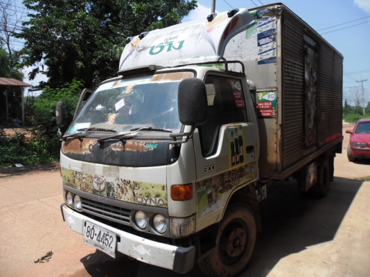 ขายรถบรรทุก 6 ล้อ TOYOTA DYNA 115 แรงตู้แห้งประตู 3 บานเครื่องเดิมเกียร์เดิมคัสซีสวยมากเครื่องดีมากชุดโอนพร้อม