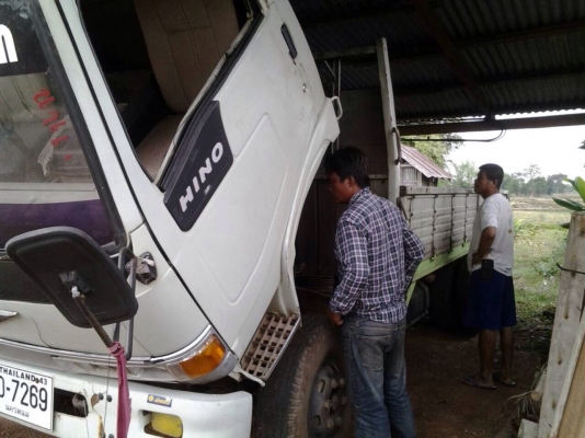 HINO FC2WHLAเครื่อง120แรง ปี38 ยาว5เมตร50 กระจกไฟฟ้า