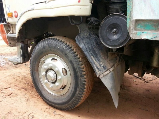 รถนิตสัน 10 ล้อ พี้นเรียบ CWM430  250 แรงม้า. ปี 38  สนใจติดต่อ 081 - 6079515