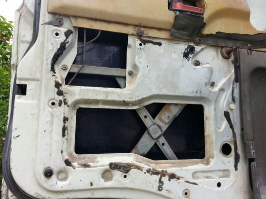 รถนิตสัน 10 ล้อ พี้นเรียบ CWM430  250 แรงม้า. ปี 38  สนใจติดต่อ 081 - 6079515