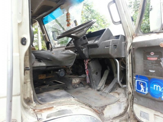 รถนิตสัน 10 ล้อ พี้นเรียบ CWM430  250 แรงม้า. ปี 38  สนใจติดต่อ 081 - 6079515