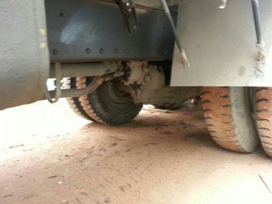 รถนิตสัน 10 ล้อ พี้นเรียบ CWM430  250 แรงม้า. ปี 38  สนใจติดต่อ 081 - 6079515