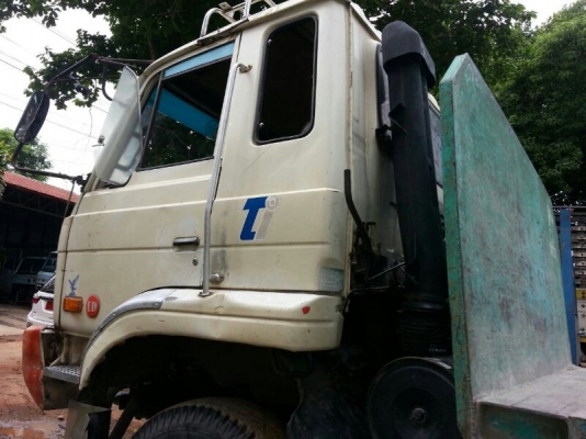 รถนิตสัน 10 ล้อ พี้นเรียบ CWM430  250 แรงม้า. ปี 38  สนใจติดต่อ 081 - 6079515