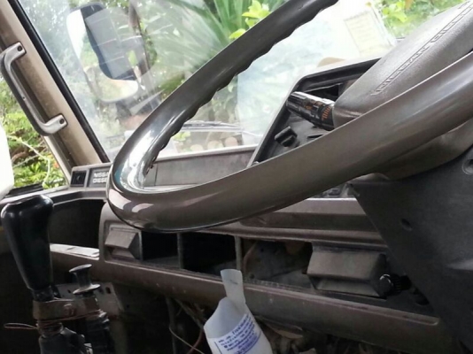 รถนิตสัน 10 ล้อ พี้นเรียบ CWM430  250 แรงม้า. ปี 38  สนใจติดต่อ 081 - 6079515