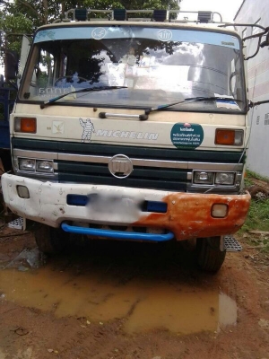 รถนิตสัน 10 ล้อ พี้นเรียบ CWM430  250 แรงม้า. ปี 38  สนใจติดต่อ 081 - 6079515