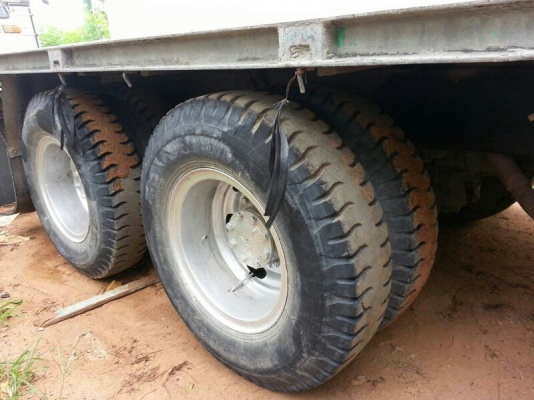 รถนิตสัน 10 ล้อ พี้นเรียบ CWM430  250 แรงม้า. ปี 38  สนใจติดต่อ 081 - 6079515