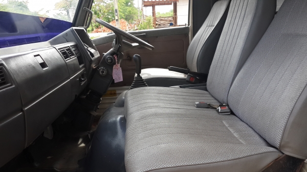 ขาย 6 ล้อ HINO FC2WHLA ซุปเปอร์เสี่ย ปี 38 ตู้แห้ง 3 บาน รถสวยพร้อมใช้