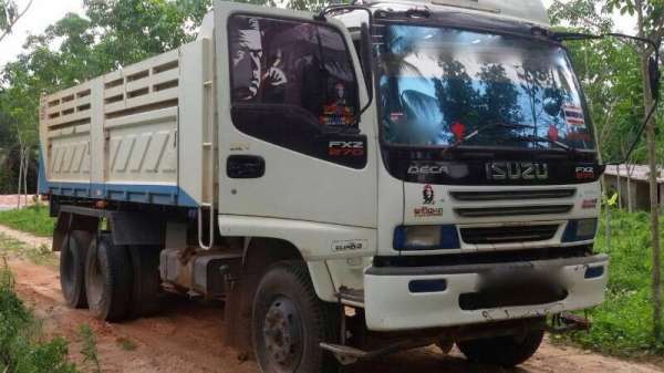 รถอีซูซุ 10 ล้อดั้ม  FXZ  270 แรงม้า. ปี 40  สนใจติดต่อ 081 - 6079515
