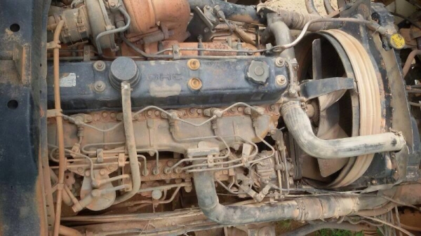 รถอีซูซุ 10 ล้อดั้ม  FXZ  270 แรงม้า. ปี 40  สนใจติดต่อ 081 - 6079515