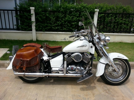 ขายYAMAHA DRAG STAR 400 CLASSIC ปี2002(ตามเลขเครื่อง) แต่งเต็ม ชิลบังลม ชุดไฟหน้า สปอร์ตไลท์ ชุดแต่งโครมเมี่ยมหน้า กระจก พักเท้า แตรไฟฟ้า ชุดเบาะจั่งหนังสีน้ำตาล+กระเป๋า1คู่ใช้งานได้จริง พักเท้าหลัง สดุดตา ขี่เท่ได้เลย อินวอย+สรรพสามิตร+ประกันภัย พรบ.=เอก