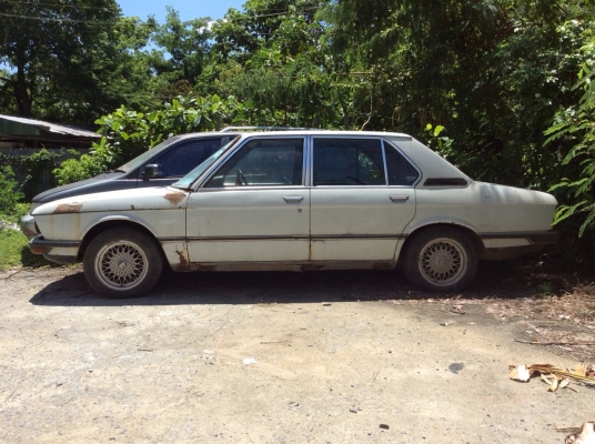 ขาย BMW E12 1974 ไฟท้ายสั่น ราคา 22500 บาท