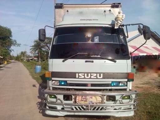 รถอีซูซุ 10 ล้อ ตู้เย็น  FVM  195 แรงม้า.  สนใจติดต่อ 081 - 6079515