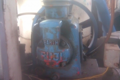 ปั้มลมตัวใหญ่ถังขนาดประมาณ 160-200 ลิตรครับสภาพดีครับไม่มีมอเตอร์ครับหัวปั้มญี่ปุ่น  ถังประมาณ 180 ลิตรครับ  ราคานี้คุ้มมากครับ