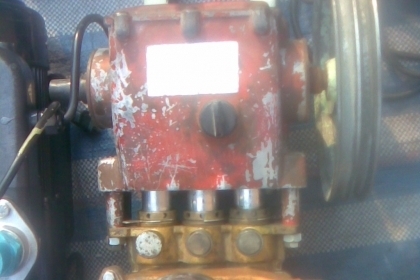 ปั้มฉีดยา 3หัวสภาพเดิมๆครับ ตัวใหญ่  3 ลูกสูบครับสวยๆครับตัวนี้ราคานี้คุ้มากๆครับใช้ยาวครับรุ่นนี้ของนอกครับ