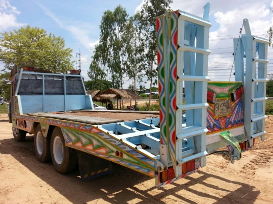 ขายเทรลเลอร์หัวยาว168แรง เครื่องดี แคชซีสวย สีสันสวยงาม มีบันไดไฮดรอลิกขึ้นรถเกี่ยว สภาพพร้อมใช้งาน เอกสารพร้อมโอน