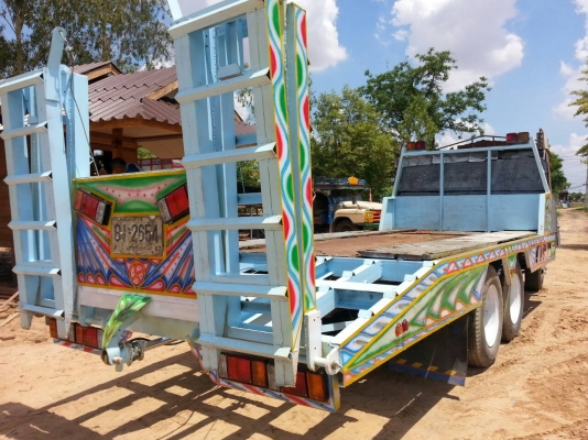 ขายเทรลเลอร์หัวยาว168แรง เครื่องดี แคชซีสวย สีสันสวยงาม มีบันไดไฮดรอลิกขึ้นรถเกี่ยว สภาพพร้อมใช้งาน เอกสารพร้อมโอน