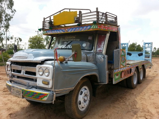 ขายเทรลเลอร์หัวยาว168แรง เครื่องดี แคชซีสวย สีสันสวยงาม มีบันไดไฮดรอลิกขึ้นรถเกี่ยว สภาพพร้อมใช้งาน เอกสารพร้อมโอน