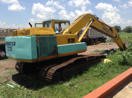 ขายแบคโฮ KOMATSU PC200-3 สภาพพร้อมใช้งาน เอวแน่น แทรคดี เครื่องแน่นทำงานไม่โหลด เอกสารสัญญาซื้อขาย ราคาต่อรองได้อีกครับ