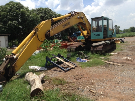 ขายแบคโฮ KOMATSU PC200-3 สภาพพร้อมใช้งาน เอวแน่น แทรคดี เครื่องแน่นทำงานไม่โหลด เอกสารสัญญาซื้อขาย ราคาต่อรองได้อีกครับ