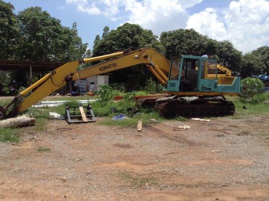 ขายแบคโฮ KOMATSU PC200-3 สภาพพร้อมใช้งาน เอวแน่น แทรคดี เครื่องแน่นทำงานไม่โหลด เอกสารสัญญาซื้อขาย ราคาต่อรองได้อีกครับ