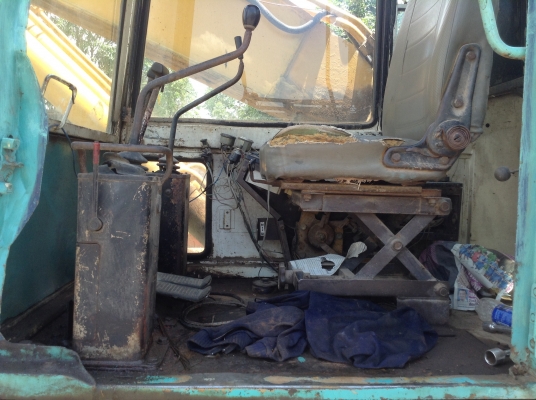 ขายแบคโฮ KOMATSU PC200-3 สภาพพร้อมใช้งาน เอวแน่น แทรคดี เครื่องแน่นทำงานไม่โหลด เอกสารสัญญาซื้อขาย ราคาต่อรองได้อีกครับ