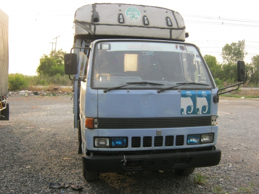 หลุดมัดจำแล้ว...ต้องการขาย 4 ล้อ อีซูซุ 88 แท้ห้าง เกียร์สั้นสภาพพร้อมใช้ เครื่องฟิตดีไม่มีเยิ้ม สภาพสวย  ซื้อไปใช้งานได้เลย