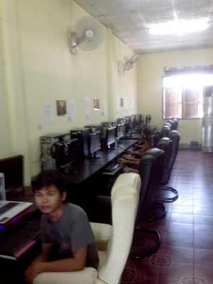 ขออนุญาติ พี่เสือครับ เซ็้งร้านเน็ททำเลดี หน้าราชภัฎ ชัยภูมิ มีหอพักนักศึกษาลฃอ้มรอบ ขออนุญาติ พี่เสือครับ เซ็้งร้านเน็ททำเลดี หน้าราชภัฎ ชัยภูมิ มีหอพักนักศึกษาลฃอ้มรอบ