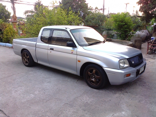 ขายกระบะ strada cab สักคันครับ