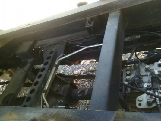 รถฮีโน่ 6 ล้อดั้ม 175 แรงม้า. ปี 55  ( รถวิ่ง 9x,xxx กม. )   สนใจติดต่อ 081 - 6079515