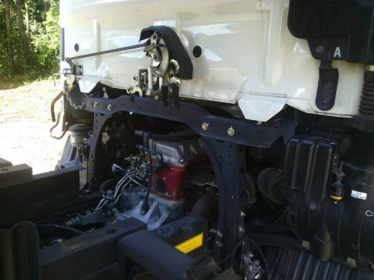 รถฮีโน่ 6 ล้อดั้ม 175 แรงม้า. ปี 55  ( รถวิ่ง 9x,xxx กม. )   สนใจติดต่อ 081 - 6079515