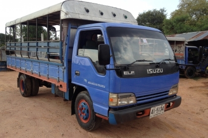 หกล้อกลาง อิซูสุ NPR ห้างแท้ ปี 48 130 แรงม้า  เทอร์โบ (ลดไปเลยเหลือ 580,000 )ครับ