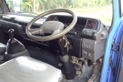 หกล้อกลาง อิซูสุ NPR ห้างแท้ ปี 48 130 แรงม้า  เทอร์โบ (ลดไปเลยเหลือ 580,000 )ครับ