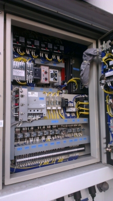 รถบรรทุกพร้อมเครื่องปั่นไฟในตัว 80 kva สภาพเกือบ100\%  ใช้มา 400hrs