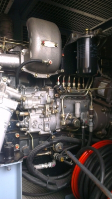 รถบรรทุกพร้อมเครื่องปั่นไฟในตัว 80 kva สภาพเกือบ100\%  ใช้มา 400hrs