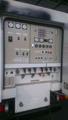 รถบรรทุกพร้อมเครื่องปั่นไฟในตัว 80 kva สภาพเกือบ100\%  ใช้มา 400hrs