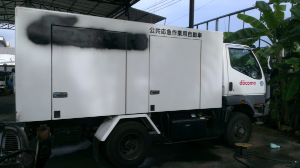 รถบรรทุกพร้อมเครื่องปั่นไฟในตัว 80 kva สภาพเกือบ100\%  ใช้มา 400hrs