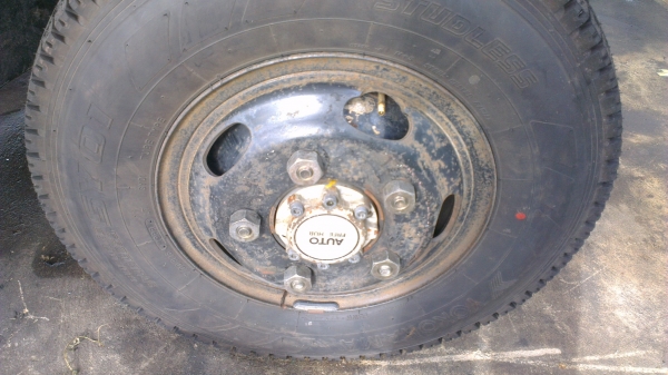 รถบรรทุกพร้อมเครื่องปั่นไฟในตัว 80 kva สภาพเกือบ100\%  ใช้มา 400hrs