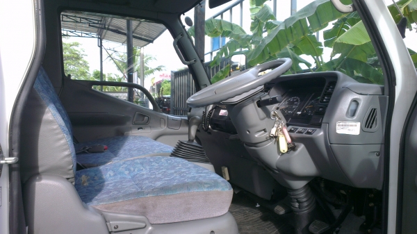 รถบรรทุกพร้อมเครื่องปั่นไฟในตัว 80 kva สภาพเกือบ100\%  ใช้มา 400hrs